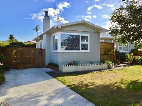 30 Kiharoa Street, Otaki Beach