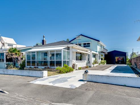 49 The Esplanade, Westshore