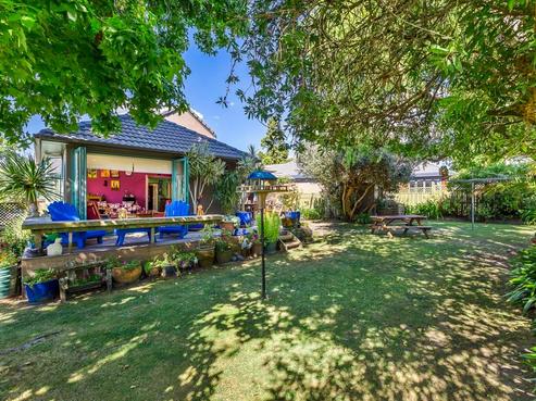 55 Philomel Crescent, Bayswater