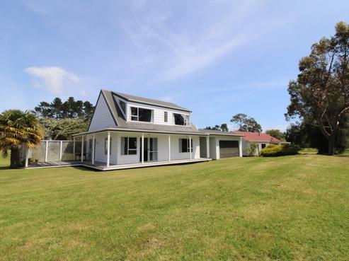 116 Rimu Place, Matarangi