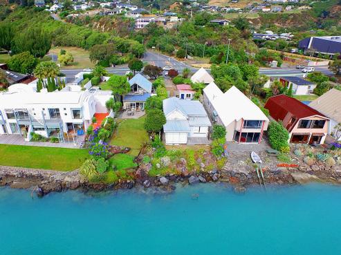 127 Main Road, Redcliffs