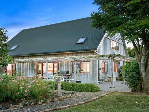 16 Lawrence Road, Waihi