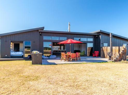 18 Story Street, Foxton Beach