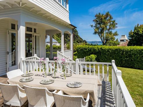 27 Moana Road, Days Bay