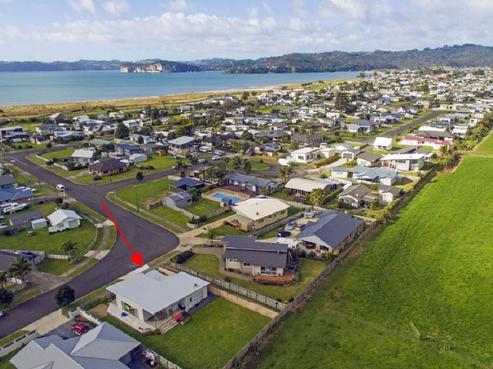 17 Captain Wood Avenue, Whitianga