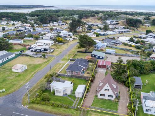 14 Holben Parade, Foxton Beach