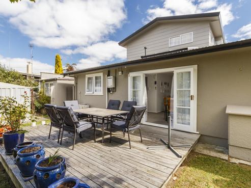 28 Norfolk Crescent, Feilding
