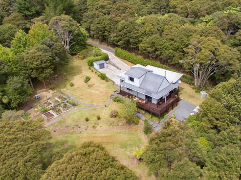 8 North Way, Titirangi