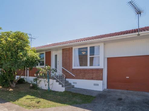 2/15 Turama Road, Royal Oak