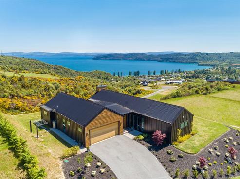 27 Locheagles Rise, Kinloch