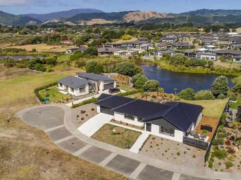16 Takahe Drive, Paraparaumu Beach