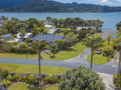 17 Harbour View Road, Point Wells