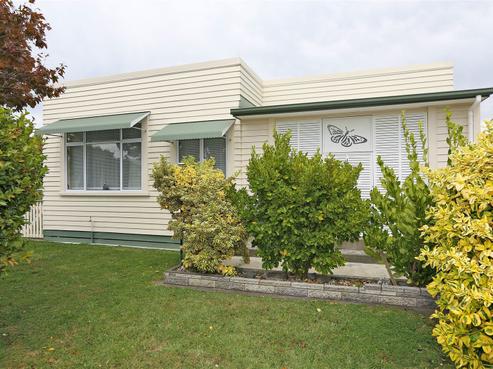 417 Massey Street, Akina