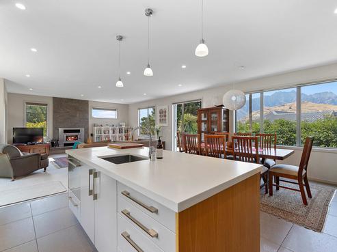 4 Saint Peters Place, Queenstown Central