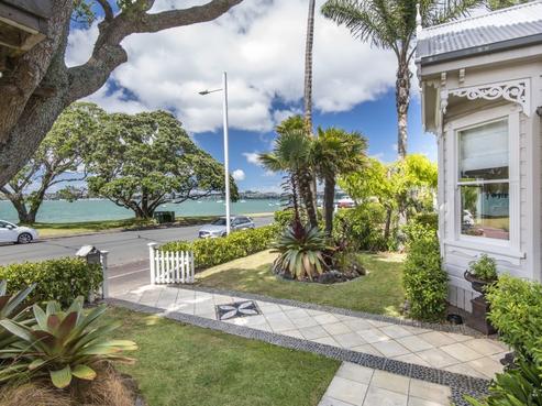 43 King Edward Parade, Devonport