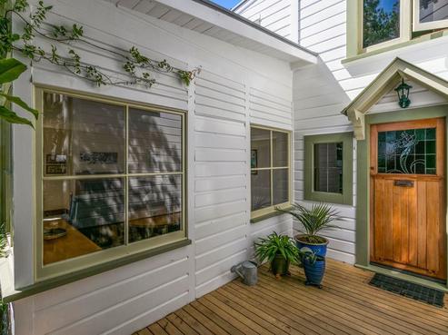 18 Korimako Road, Days Bay