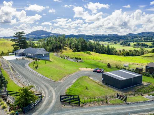 102 West Ridge Road, Maunu