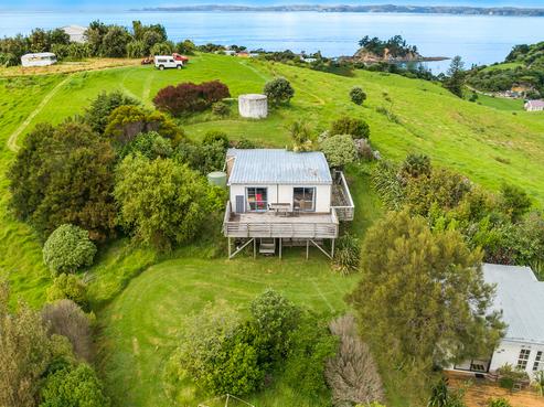 55 South Pacific Road, Rakino Island