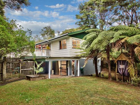 8 Sonnenberg Way, Titirangi