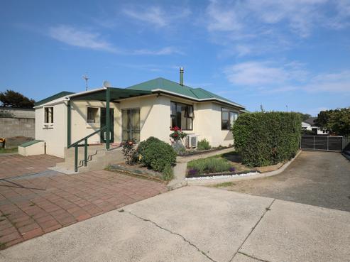 126 Conyers Street, Heidelberg