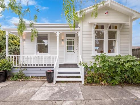 17 Nikau Grove, Woburn