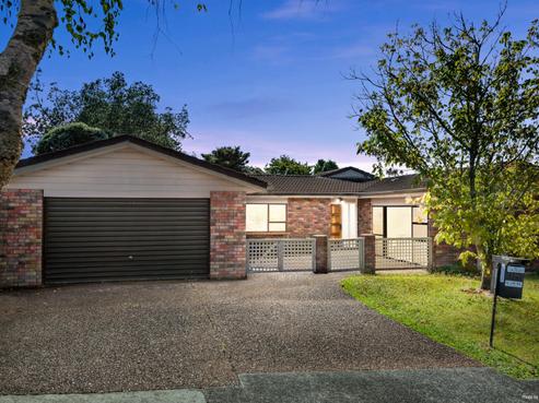 15 Saint Simon Place, Botany Downs