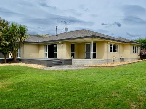 238 Main Highway, Otaki
