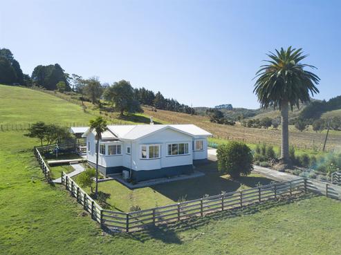 2494 State Highway 10, Mangonui