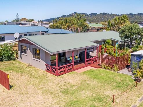 605A Ocean Road, Whangamata