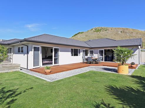 8 Chenin Place, Greenmeadows