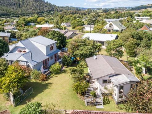 10 Cathedral Court, Hahei