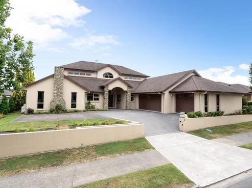 3 Darjon Drive, Huntington