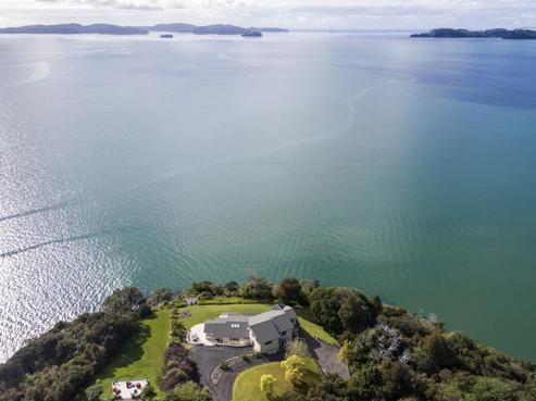 30 Puriri Place, Sandspit