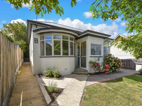9 Cochrane Street, Mornington