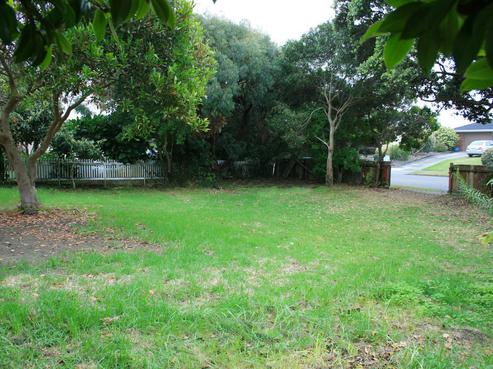 2 Lindale Grove, Waikanae Beach