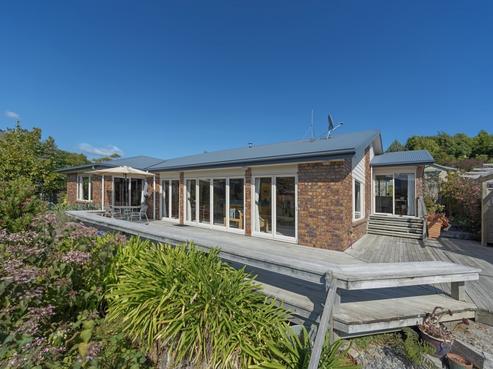 64 Washbourn Drive, Richmond