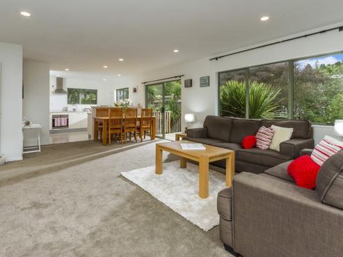 2/14 Fitzwilliam Drive, Torbay