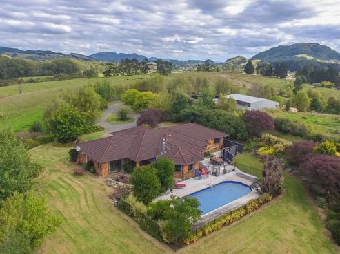 100 Waro Drive, Hikurangi