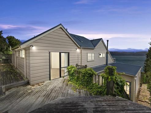 27 The Crescent, Roseneath