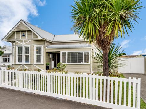 72 Nelson Crescent, Napier South