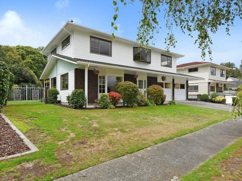 138 California Drive, Totara Park