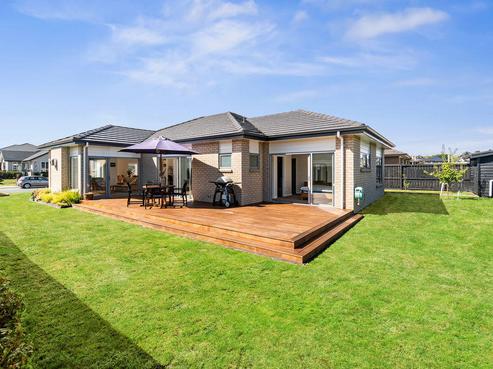 8 Eric Farley Drive, Kumeu