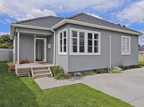 706D Wavell Street, Akina