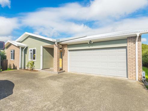 4 Brougham Place, Springvale
