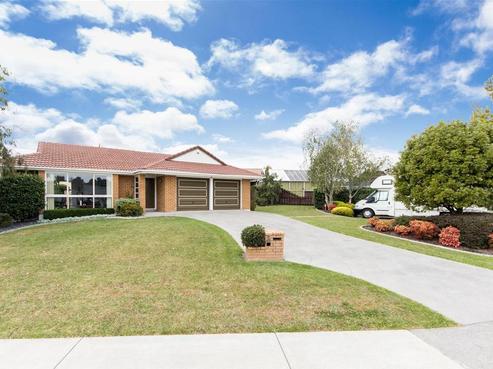 2/35 Headcorn Place, Botany Downs