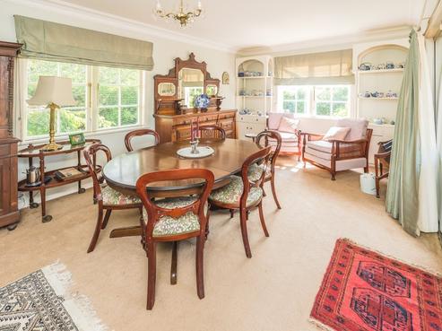 32 Great North Road, Saint Johns Hill