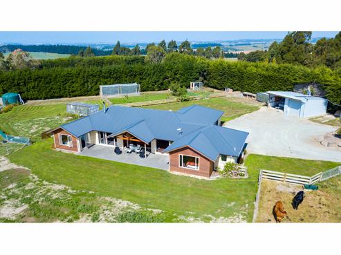 437 Rolling Ridges Road, Levels