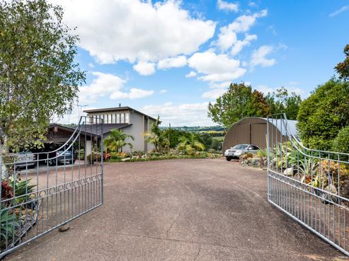 667 Whitford Road, Whitford