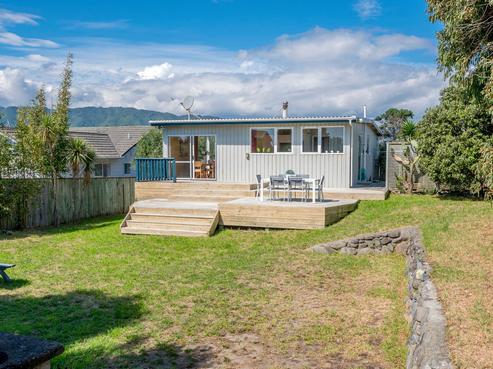 21 Titoki Road, Waikanae Beach