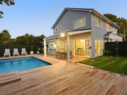 2A Avalon Crescent, Avalon
